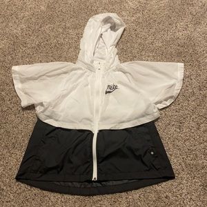 Girls Nike Cropped Short Sleeve Windbreaker - Medium